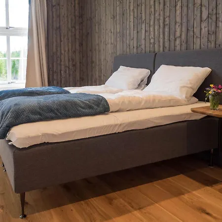 Fregn Hotel *